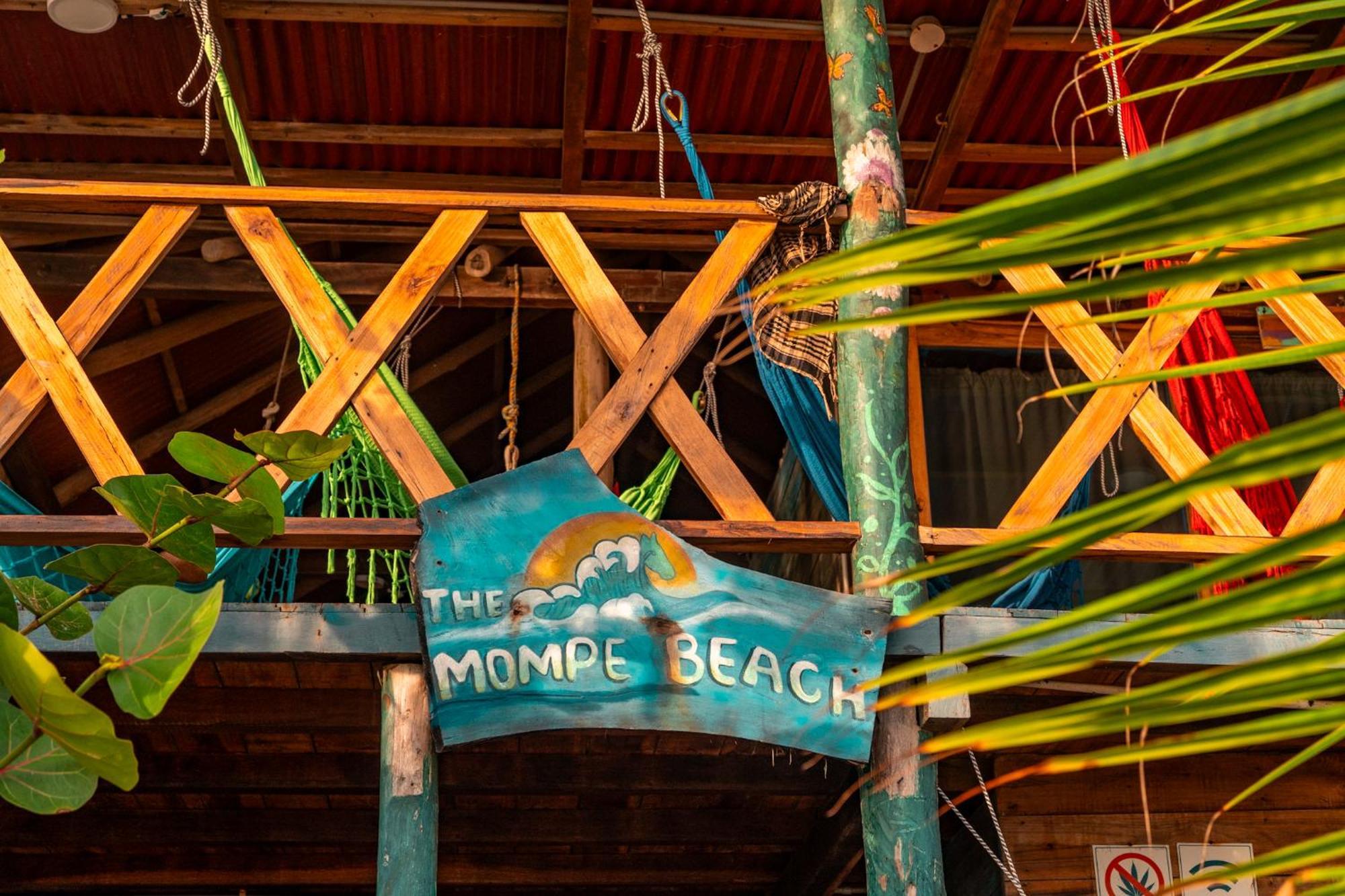 The Mompe Beach Hostal La Poza Luaran gambar