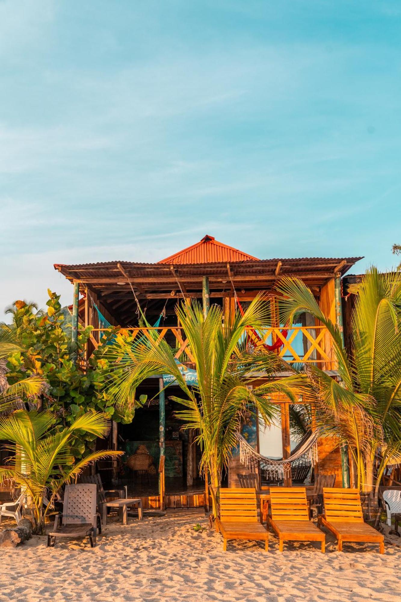 The Mompe Beach Hostal La Poza Luaran gambar